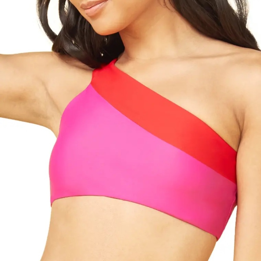 The Sidestroke Bikini Top
SUMMERSALT